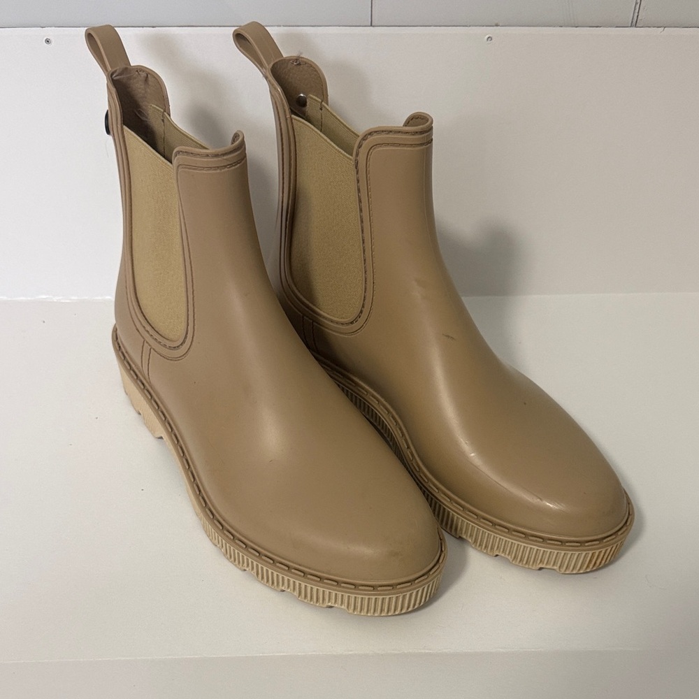 Tan rubber Boots